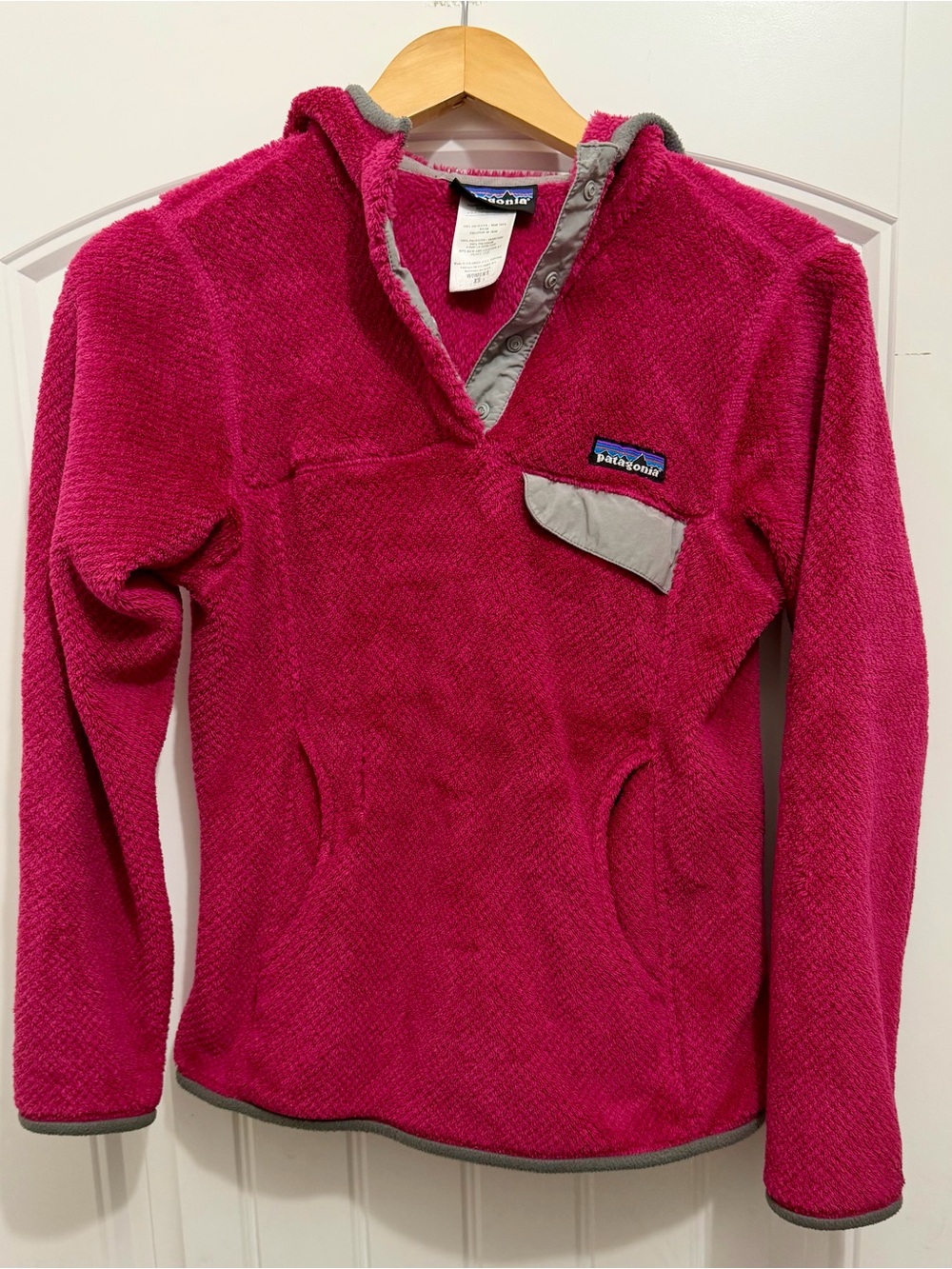 Patagonia Women's Re-Tool Hoody, High Pile, Bougainvillea/Magenta, XS, 25435